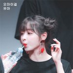 이국적인 아우라에 <b>혼란</b>스러운 여돌