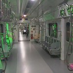 2호선 신형 탔는데 사람들틈에 낑겨서 죽는줄암