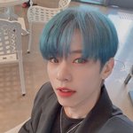 애<b>두라</b> 동현이 왜이렇게 잘생겼냐