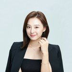 함께 일한 사람들이 칭찬 <b>일색</b>인 여배우