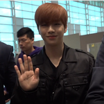 강다니엘 새벽 <b>출국</b>길 잘 다녀와 ^^