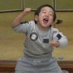 근데 아이돌 그룹 메<b>보들</b> 있잖아