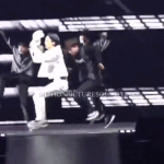 [EXO] 종인이 <b>허리</b> 오져