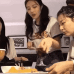 [19] 인간관계에 지쳐서 이 노래 듣는<b>중임</b>