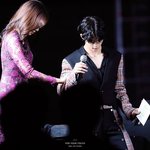 배진영 에스코트 해주는거 봤어??