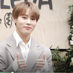 [연예인] 하성운과 긴 아이<b>컨</b><b>텍</b> 행복해~