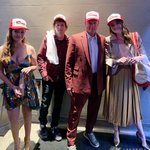 [댓글부탁해] 간만에 모인 좀<b>비랜드</b>2 배우들