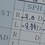 [드루와] 얘드라 이거 <b>시력</b>몇이라고 적힌거야?