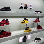 프라다 스니커즈 있으신분