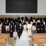 결혼했습니다. 결혼식 당일 <b>부케</b>받는 친구 때문에 너무 화가 납니다...