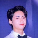 [모두드루와] 오늘자 이진혁 하얀 <b>턱시도</b>