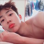 [<b>프듀X</b>] 이거 셀카 김요한이야???