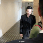 뒤에 <b>스탭</b> 어이없어서 갸우뚱하는거봐