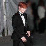 [강다니엘] <b>턱시도</b> 녤 전신이야