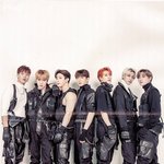 요즘 아이돌들이 즐겨 입는 듯한 의상