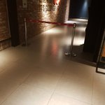 [댓글부탁해] 야 영화관 <b>입구</b> 막혀있는데 들어가도돼?