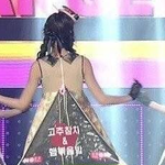 코디가 열일한 여돌 역대급 <b>의상</b>