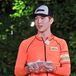 직접 만든 헤어밴드 선물 준 김동한