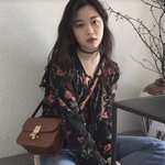 [댓글부탁해] <b>이</b> 옷이랑 <b>잘</b> 어울리는 치마 뭘 것 같아??