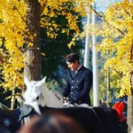 황제복 입고 <b>백마</b>탄 이민호