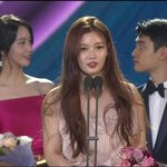 [모두드루와] 커메라 <b>원샷</b>을 위해 비켜주는 연예인들