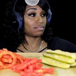 [댓글부탁해] 아 동생이랑 개싸우고 각잡고 폰하고 있었는데