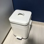 [드루와] 쓰레기통 <b>아세톤</b>으로 닦았는데