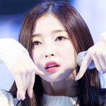 도자기 인형이 따로없는 <b>여</b><b>돌</b>