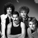 퀸은 멤버가 다 천재였나봄