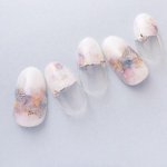 빨리 봄이 오길 바라는 <b>네일</b>아트