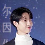 한라산보다 높은 男돌의 콧대