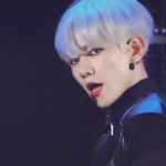 [EXO] <b>변백현</b>은 닥 섹시지.. 오늘 뜬걸로 결정났어