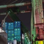 강풍에 70t짜리 <b>부산항</b> 크레인도 밀려 충돌.하역 차질