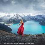 드레스 입고 하이킹하며 찍은 셀카