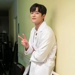 의사 <b>가운</b> 입은 하루