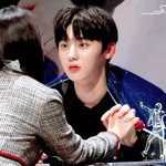<b>황민현</b> 이거 개좋당