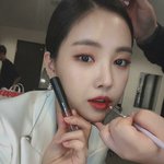 솔직히 <b>손나은</b> 얼굴이 미래다