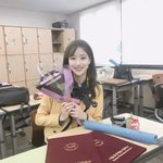 나 송곳니가 왜이렇게 <b>뾰족</b>하지;;;