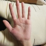 <b>남자</b>애들아 여자애 <b>손</b> 이러면 더러워??
