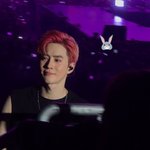 [EXO] 김준면 오늘도 <b>핑크</b>빔