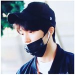 [댓글부탁해] <b>아이돌</b> 공항 필수<b>템</b> 이래 ㅋㅋ