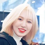 물오른 미모에 <b>탄력</b>받은 여돌