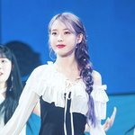 아이유의 데뷔를 도와준 사람들