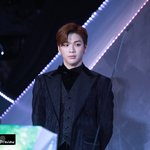 [강다니엘] 수트도 <b>조녜</b>