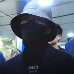 [같이봐요] 강다니엘 <b>입국</b> 3관왕 미소가 조아조아