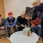 [EXO] 애들 앨범 언박싱하면서 엑스엑소 <b>흉내</b>?중ㅋㅋ