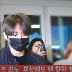 [같이봐요] 스트레이키즈 리노 부상<b>투혼</b> 입국길 반가워