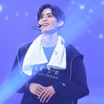 <b>단정</b>하게 잘생겼는데 화려하게 멋져 ㄷㄷ