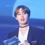 하성운 피부 짱 좋아보인다
