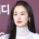 오랜만에 공식<b>석상</b>에 나타난 김태희